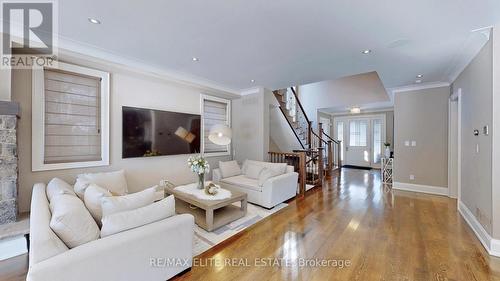 191 Dew Street, King, ON - Indoor Photo Showing Living Room