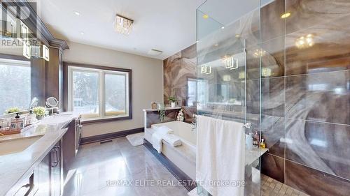 191 Dew Street, King, ON - Indoor Photo Showing Bathroom