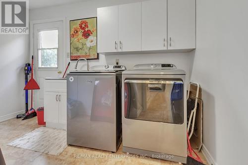 1698 Heritage Way, Oakville, ON - Indoor Photo Showing Laundry Room