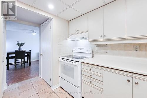 108 - 1225 North Shore Boulevard, Burlington, ON - Indoor Photo Showing Kitchen