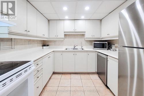 108 - 1225 North Shore Boulevard, Burlington, ON - Indoor Photo Showing Kitchen With Double Sink