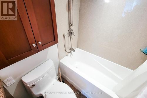 108 - 1225 North Shore Boulevard, Burlington, ON - Indoor Photo Showing Bathroom