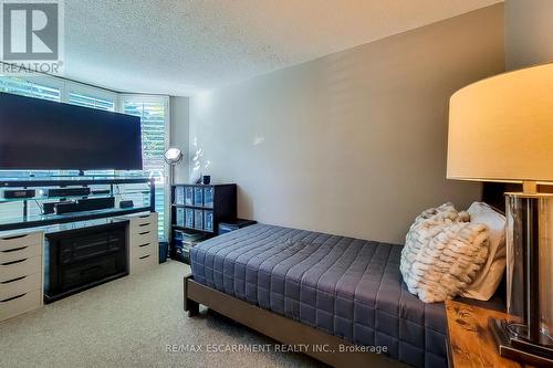 108 - 1225 North Shore Boulevard, Burlington, ON - Indoor Photo Showing Bedroom