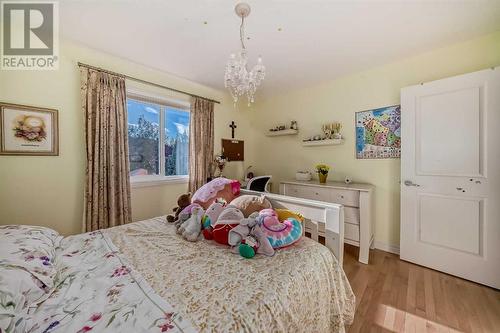 182 Cranarch Place Se, Calgary, AB - Indoor Photo Showing Bedroom