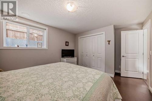 182 Cranarch Place Se, Calgary, AB - Indoor Photo Showing Bedroom