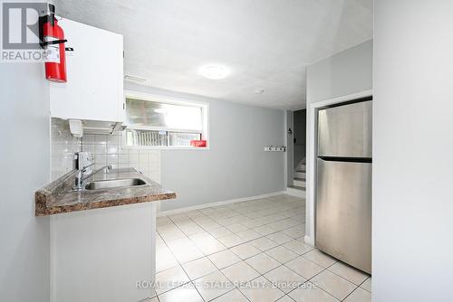 515 Brock Road, Hamilton, ON - Indoor Photo Showing Kitchen With Double Sink