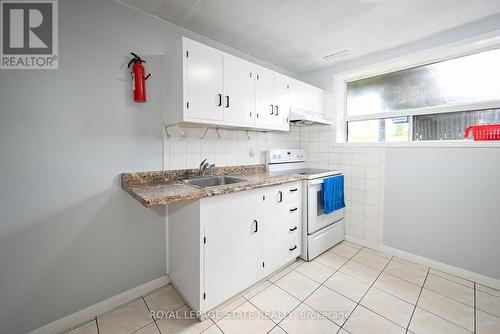 515 Brock Road, Hamilton, ON - Indoor Photo Showing Kitchen