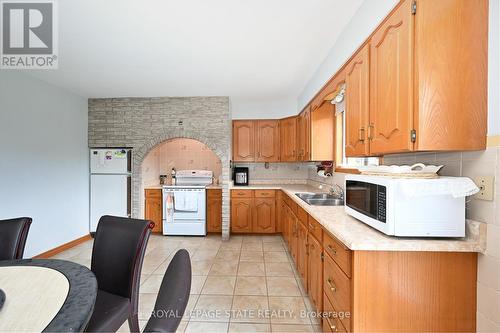 515 Brock Road, Hamilton, ON - Indoor Photo Showing Kitchen With Double Sink