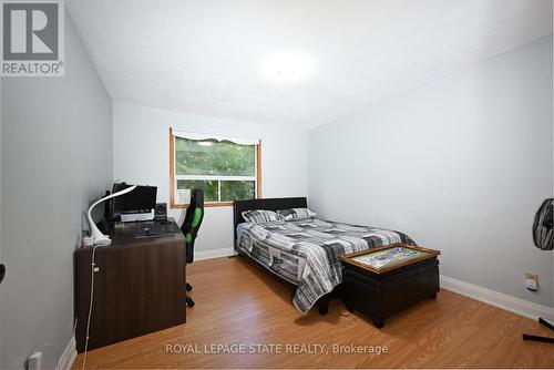 515 Brock Road, Hamilton, ON - Indoor Photo Showing Bedroom