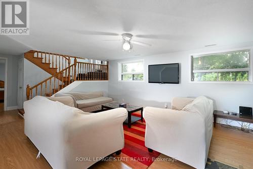 515 Brock Road, Hamilton, ON - Indoor Photo Showing Living Room