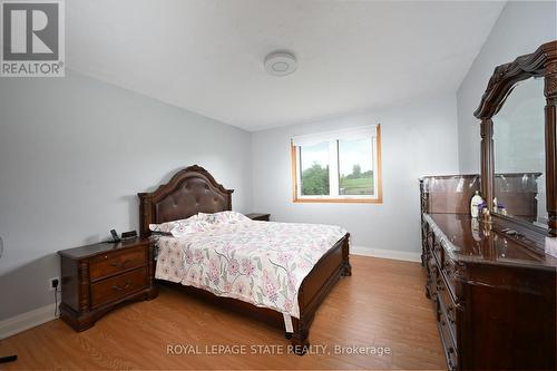 515 Brock Road, Hamilton, ON - Indoor Photo Showing Bedroom