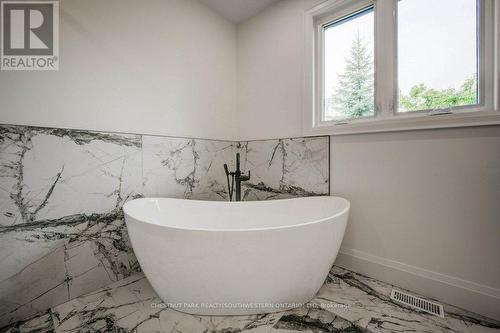 102 Dawson Street, Waterloo, ON - Indoor Photo Showing Bathroom