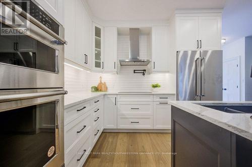 102 Dawson Street, Waterloo, ON - Indoor Photo Showing Kitchen With Double Sink With Upgraded Kitchen