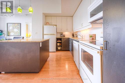 908 - 191 King Street S, Waterloo, ON - Indoor Photo Showing Kitchen