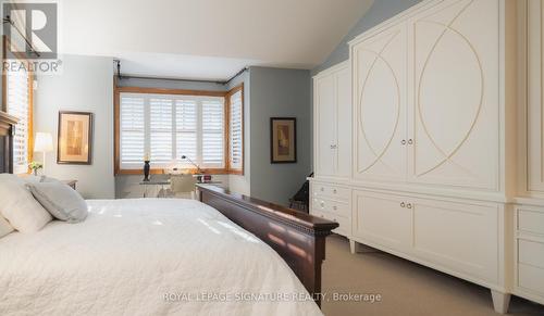 103 Hoggard Court, Blue Mountains, ON - Indoor Photo Showing Bedroom