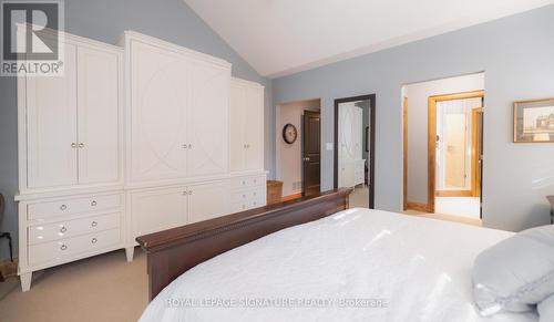 103 Hoggard Court, Blue Mountains, ON - Indoor Photo Showing Bedroom