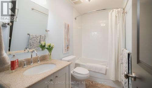 103 Hoggard Court, Blue Mountains, ON - Indoor Photo Showing Bathroom