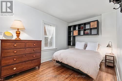 155 Clark Street, Blue Mountains, ON - Indoor Photo Showing Bedroom