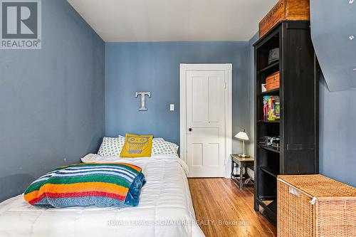 155 Clark Street, Blue Mountains, ON - Indoor Photo Showing Bedroom