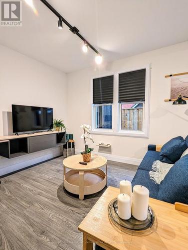 29 Hurst Avenue, Kitchener, ON - Indoor Photo Showing Living Room