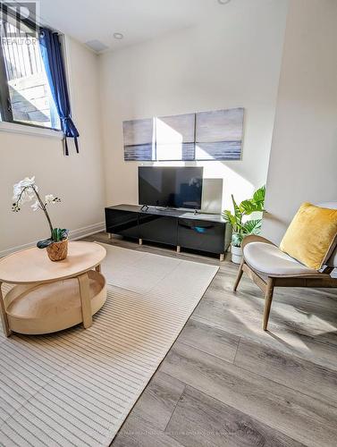 29 Hurst Avenue, Kitchener, ON - Indoor Photo Showing Living Room