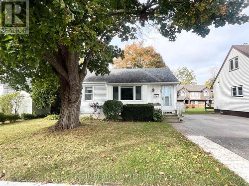 20 Parkside Drive, St. Thomas, ON - Outdoor With Facade