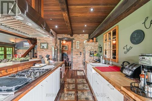 3111 Faywell Road, Pelham, ON - Indoor Photo Showing Kitchen