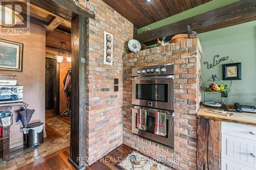 3111 Faywell Road, Pelham, ON - Indoor Photo Showing Other Room