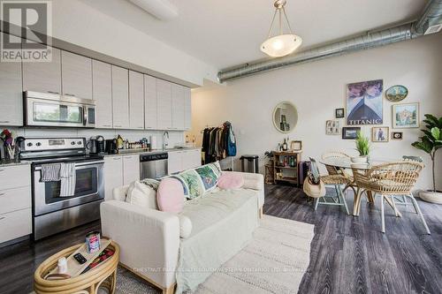 306 - 253 Albert Street, Waterloo, ON - Indoor Photo Showing Kitchen