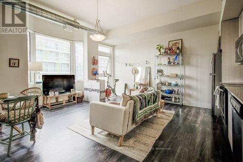 306 - 253 Albert Street, Waterloo, ON - Indoor Photo Showing Living Room