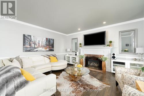 3593 Glen Elgin Drive, Lincoln, ON - Indoor Photo Showing Living Room With Fireplace