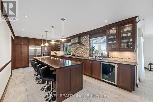 1081 Vansickle Road N, St. Catharines, ON - Indoor Photo Showing Kitchen With Upgraded Kitchen