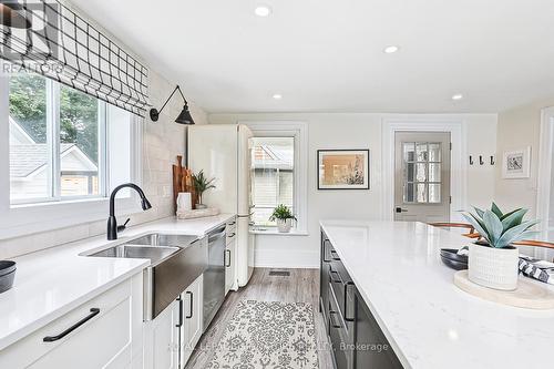 9 Alfred Street W, Blue Mountains, ON - Indoor Photo Showing Kitchen With Double Sink With Upgraded Kitchen