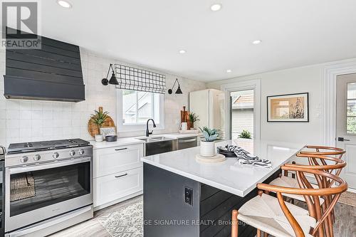 9 Alfred Street W, Blue Mountains, ON - Indoor Photo Showing Kitchen With Upgraded Kitchen