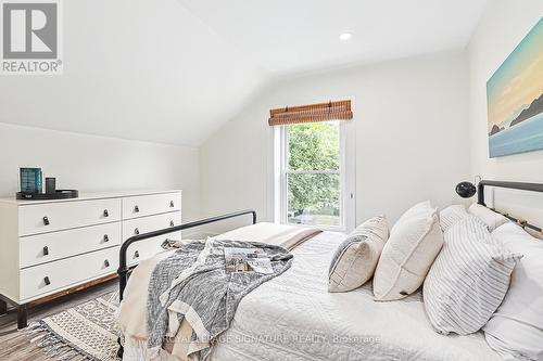 9 Alfred Street W, Blue Mountains, ON - Indoor Photo Showing Bedroom