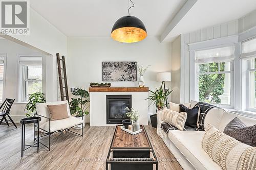 9 Alfred Street W, Blue Mountains, ON - Indoor Photo Showing Living Room With Fireplace