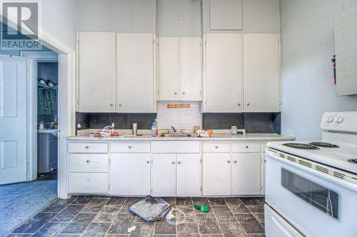 245 Ainslie Street S, Cambridge, ON - Indoor Photo Showing Kitchen