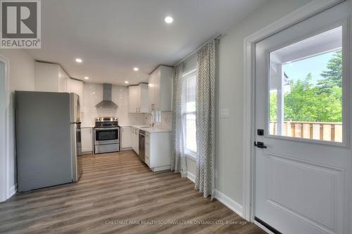 23 James Street N, Waterloo, ON - Indoor Photo Showing Kitchen