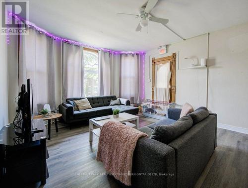 62 Dorset Street, Waterloo, ON - Indoor Photo Showing Living Room