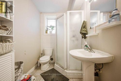 62 Dorset Street, Waterloo, ON - Indoor Photo Showing Bathroom