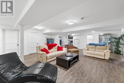 566 Lansdowne Avenue, Niagara-On-The-Lake, ON - Indoor Photo Showing Living Room