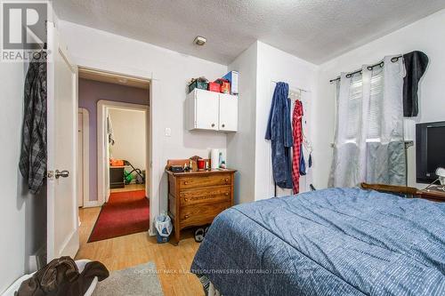 1121 Trafalgar Street, London, ON - Indoor Photo Showing Bedroom