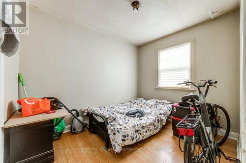 1121 Trafalgar Street, London, ON - Indoor Photo Showing Bedroom