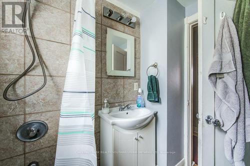 1121 Trafalgar Street, London, ON - Indoor Photo Showing Bathroom