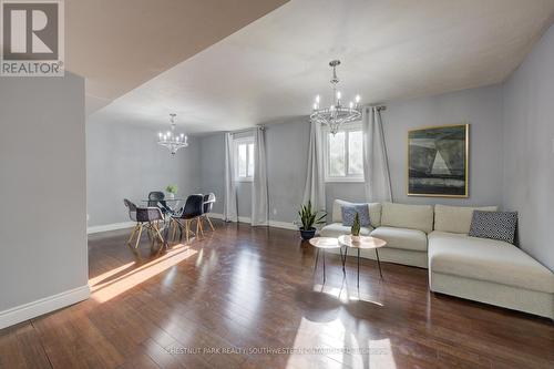 251 Metcalfe Street, Guelph, ON - Indoor Photo Showing Living Room