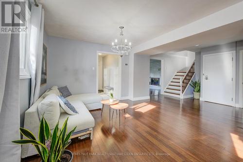 251 Metcalfe Street, Guelph, ON - Indoor Photo Showing Living Room