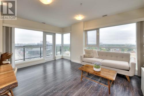 1602 - 1 Victoria Street S, Kitchener, ON - Indoor Photo Showing Living Room