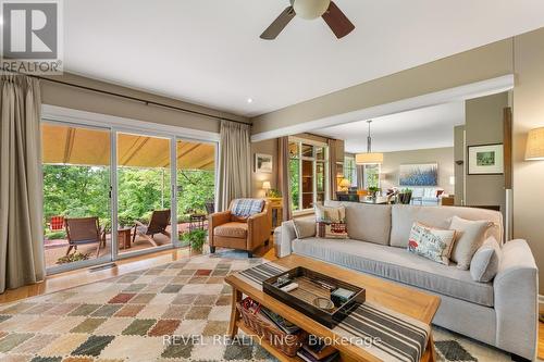 240 Riverview Boulevard, St. Catharines, ON - Indoor Photo Showing Living Room