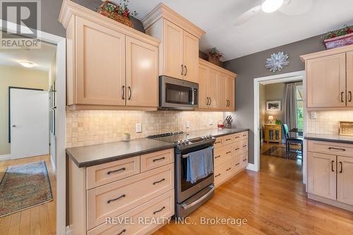 240 Riverview Boulevard, St. Catharines, ON - Indoor Photo Showing Kitchen With Upgraded Kitchen