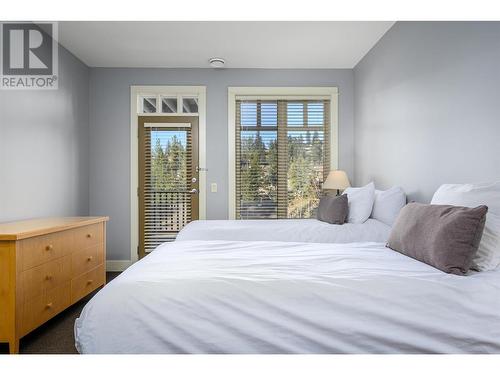 251 Predator Ridge Drive Unit# 18, Vernon, BC - Indoor Photo Showing Bedroom